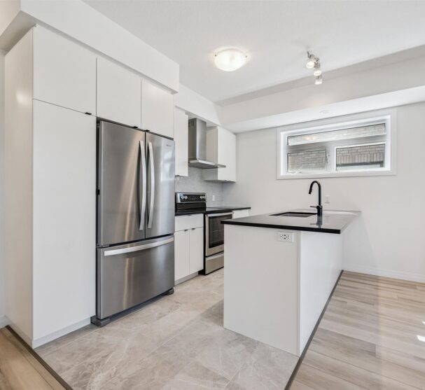 12-Thatcher Dr 012