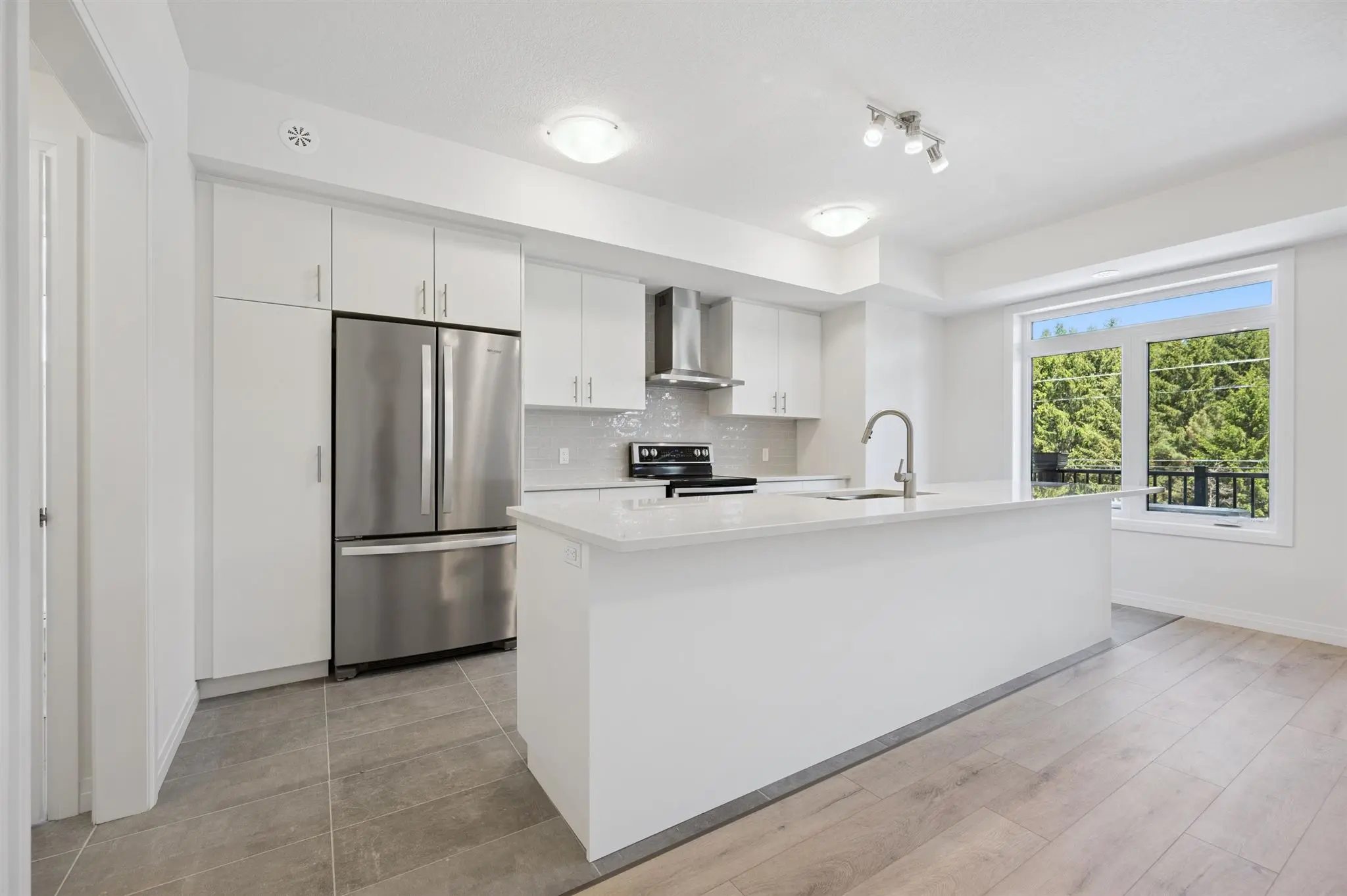 14-Thatcher Dr 014
