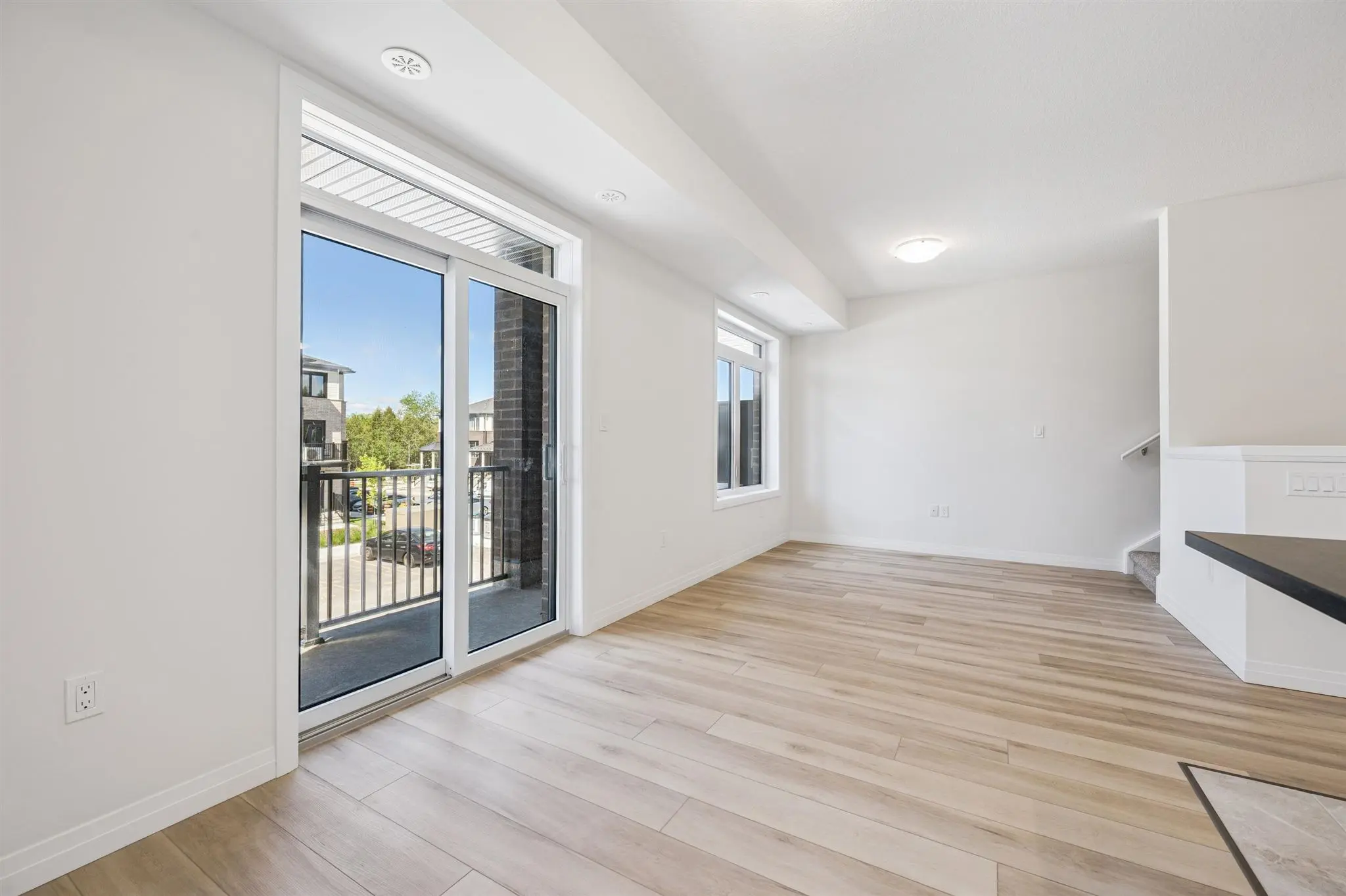 18-Thatcher Dr 018