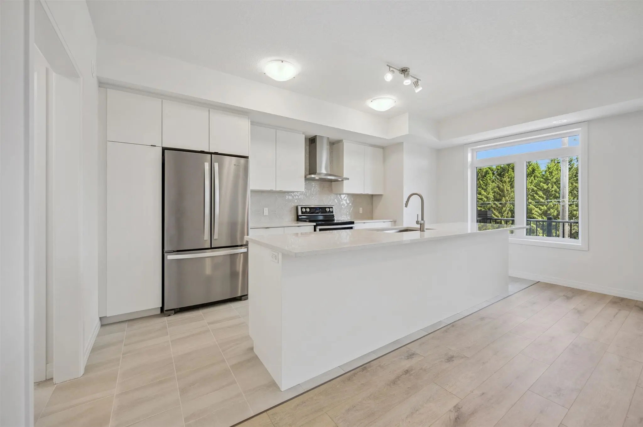 13-Thatcher Dr 013
