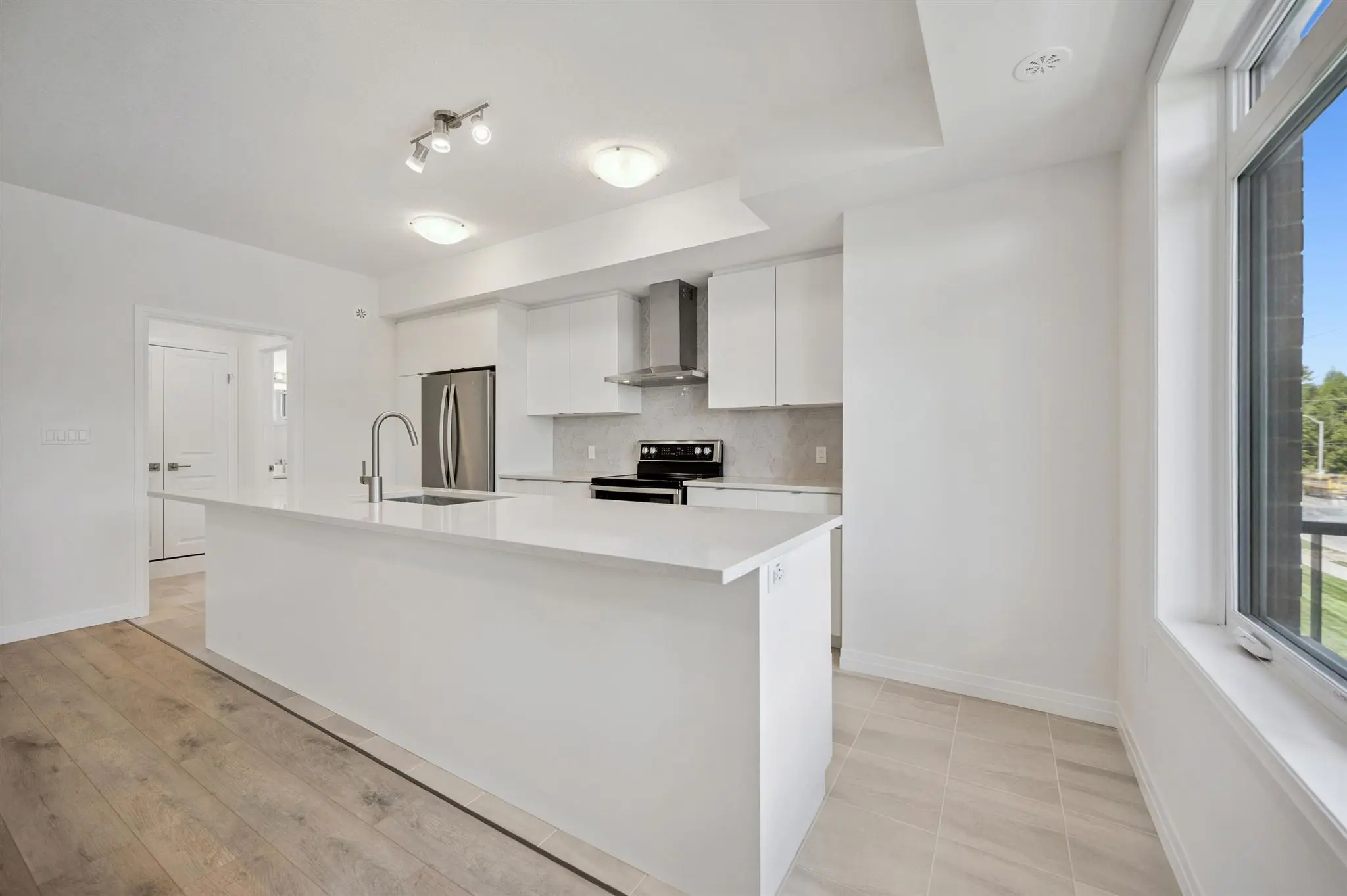 14-Thatcher Dr 014