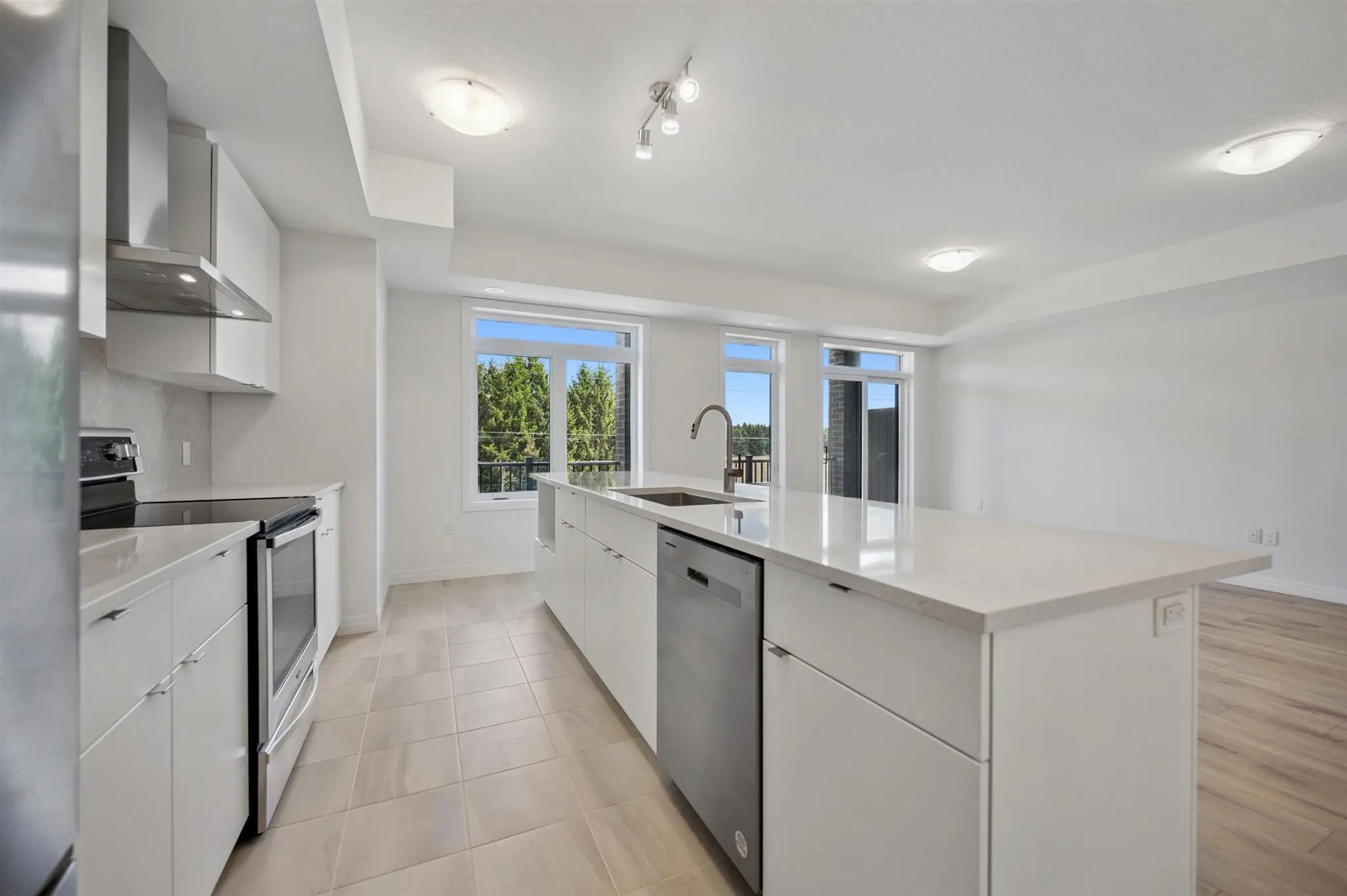 19-Thatcher Dr 019