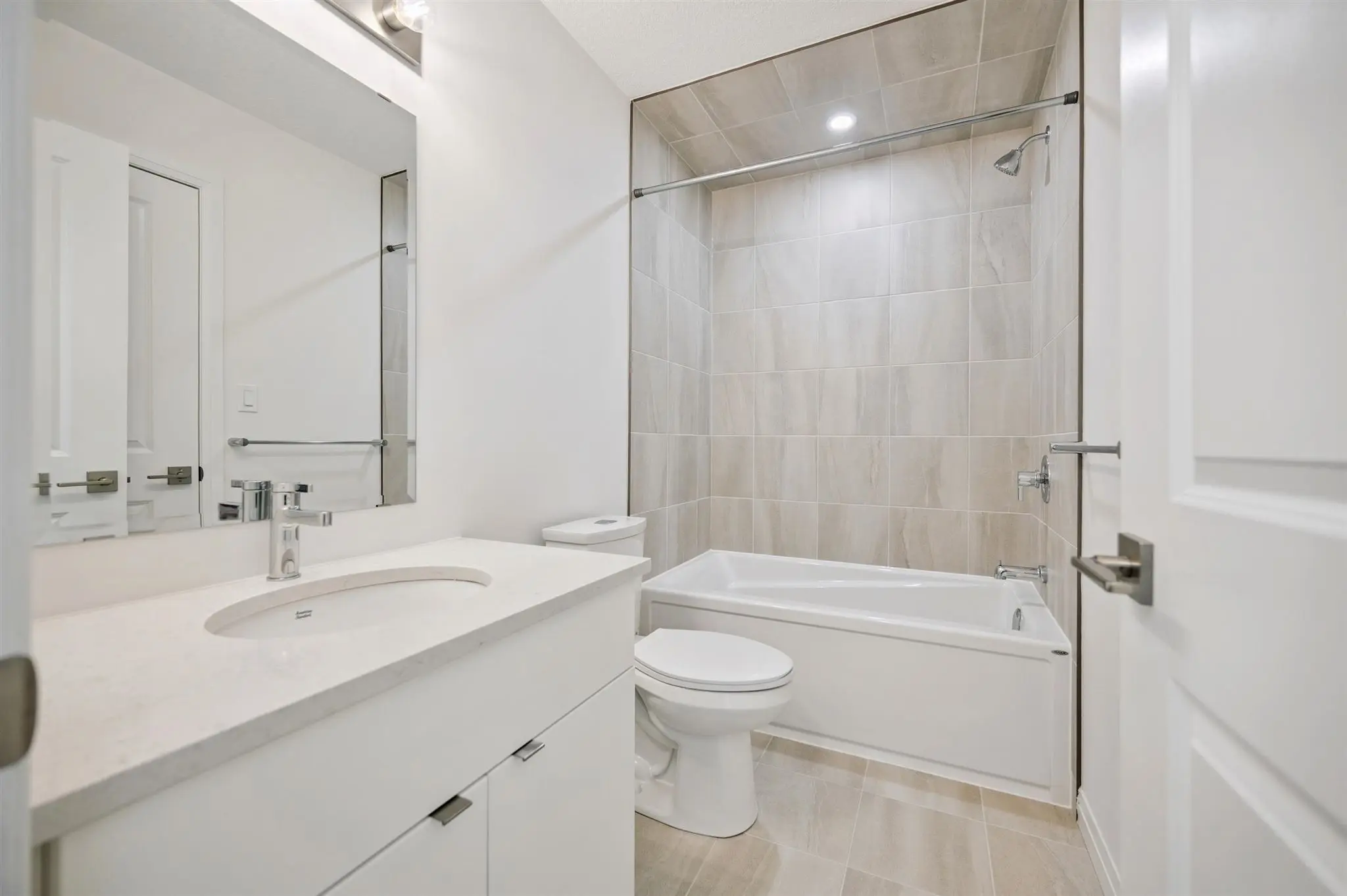 32-Thatcher Dr 032